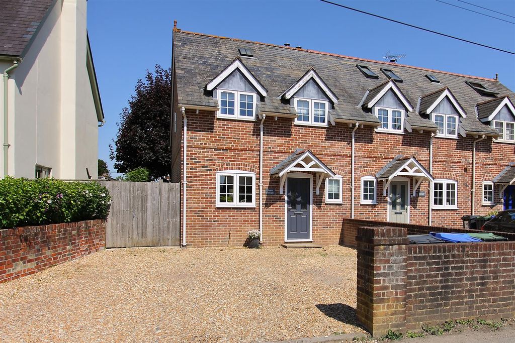 Property photo 1 of 15 Beech Cottage Winterslow Ph6.Jpg