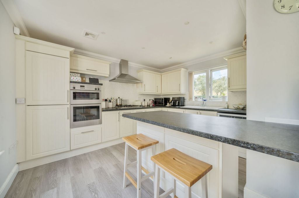 Property photo 3 of 14 1317311-17-6866Dd...