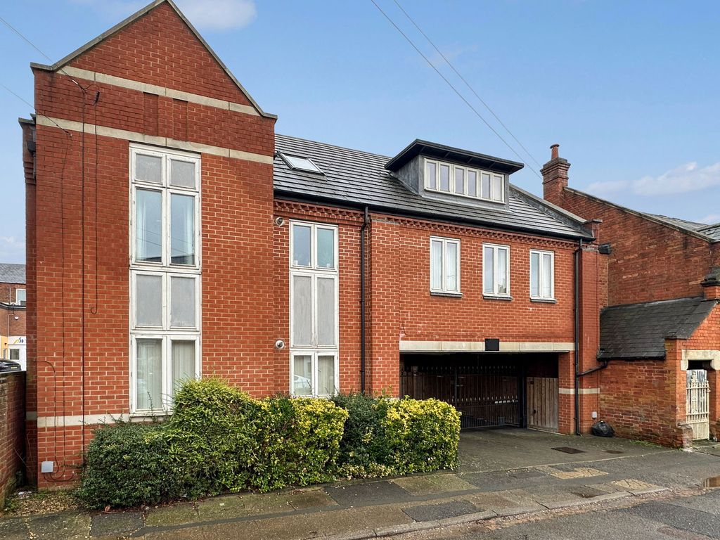 Property photo 1 of 21