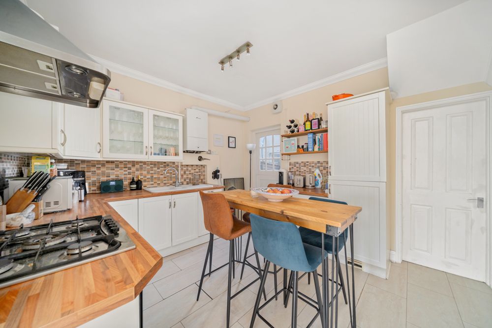 Property photo 2 of 9 Photo 3