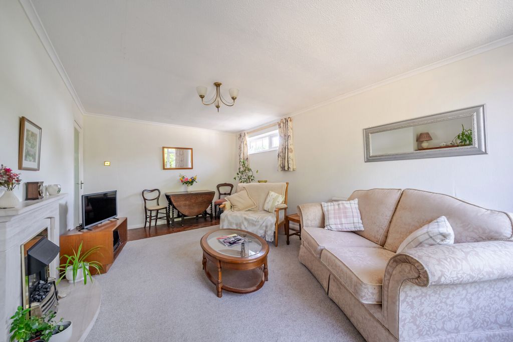 Property photo 2 of 17 1488864-21-6A54c5...
