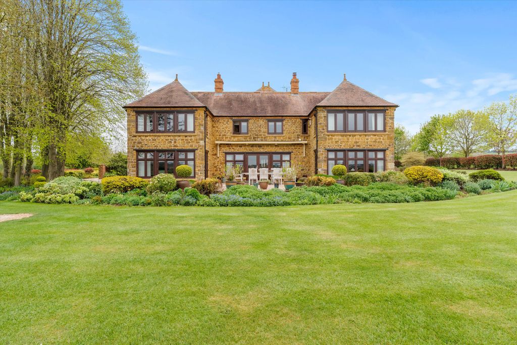 Property photo 2 of 40 Image