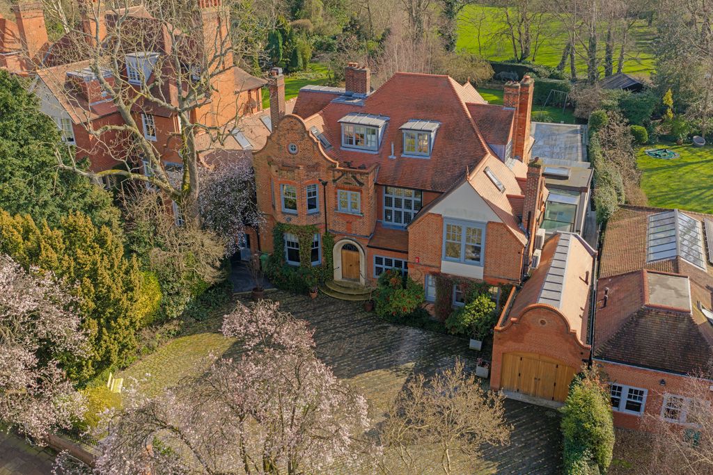 Property photo 2 of 20