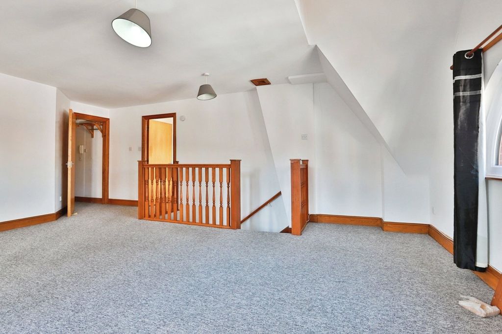 Property photo 3 of 12 Picture No. 63