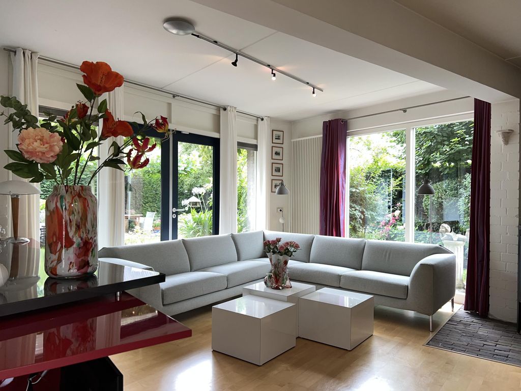 Property photo 2 of 56