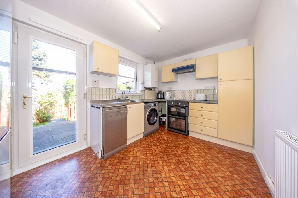 Property photo 3 of 22 Kitchen