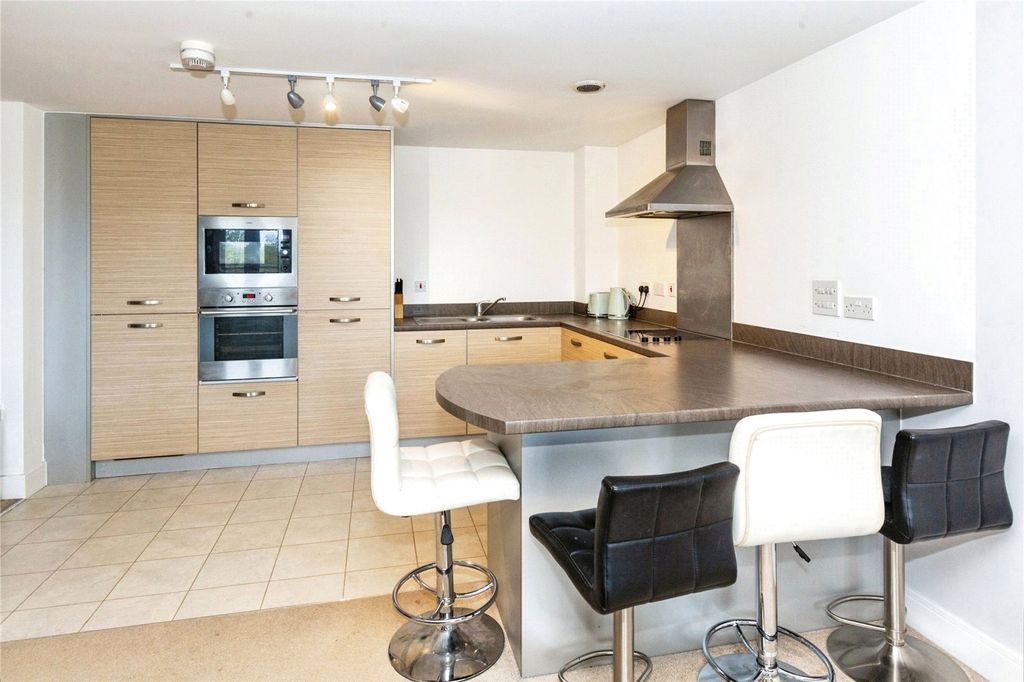 Property photo 2 of 15 Picture No. 04