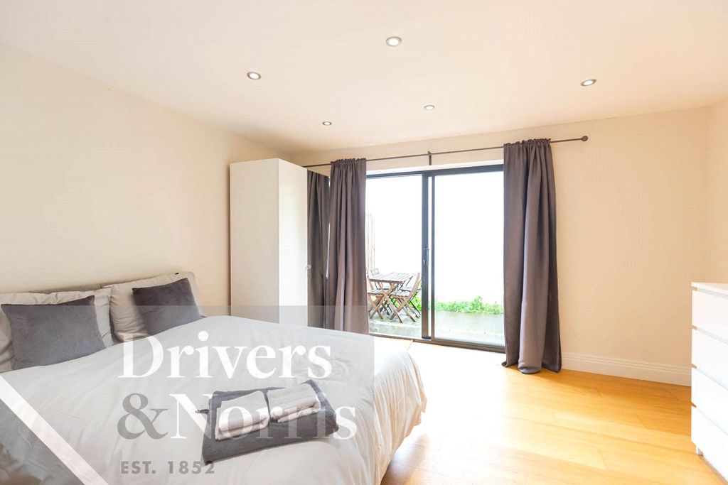 Property photo 3 of 14 Picture No. 05