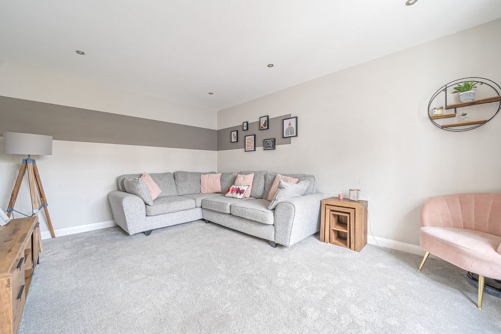 Property photo 3 of 15 Picture No. 10