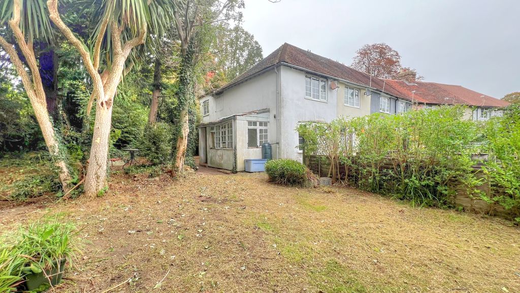 Property photo 1 of 13 Tilmore Garden 3_Smooth