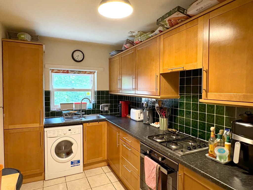 Property photo 3 of 6 Kitchen