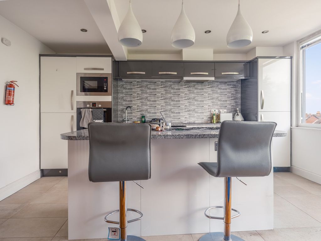 Property photo 3 of 8 3699062