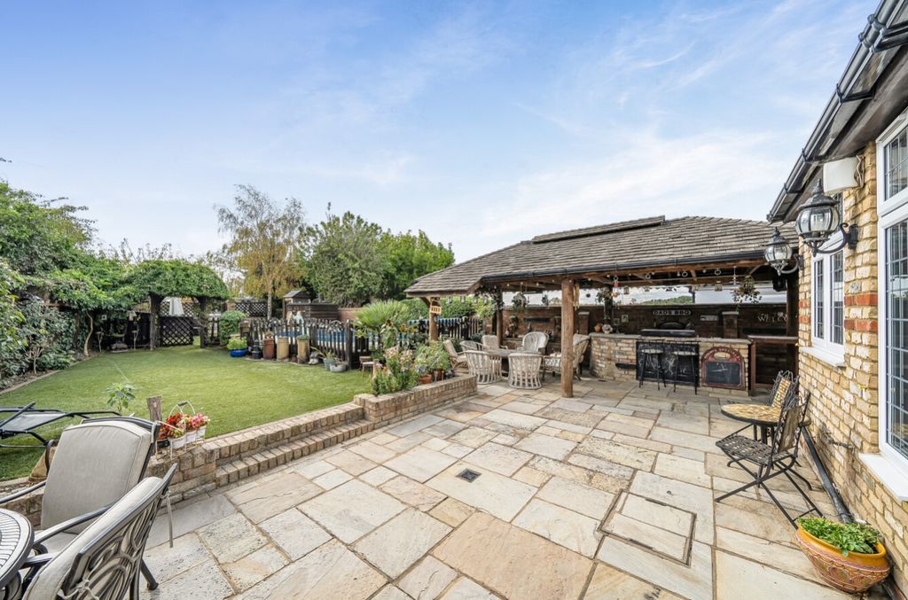 Property photo 3 of 25 Rear Garden