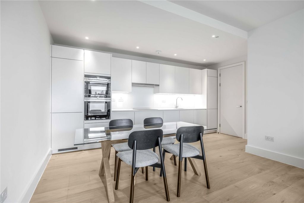 Property photo 2 of 20 Kitchen