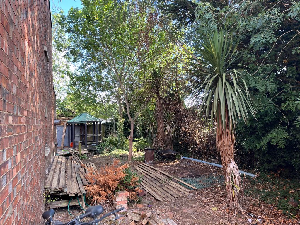 Property photo 2 of 5