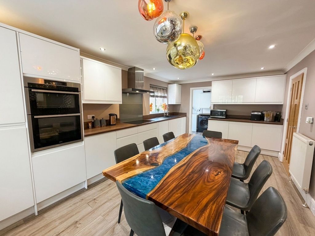 Property photo 3 of 19 Kitchen/Diner