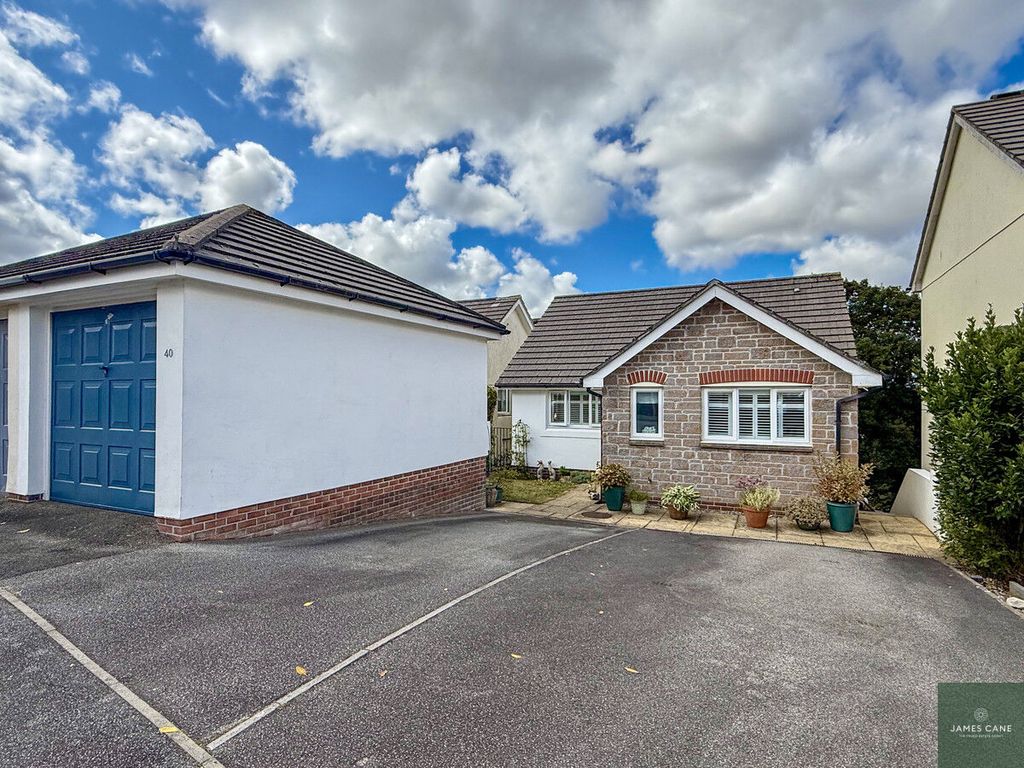 Property photo 2 of 30