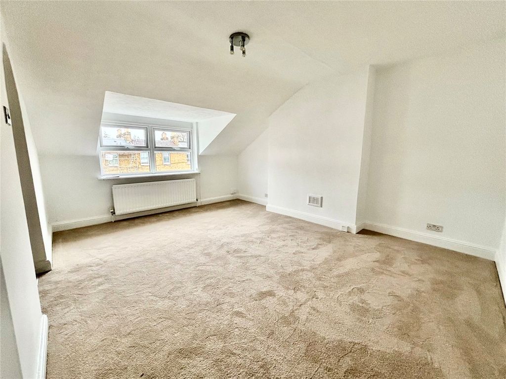 Property photo 3 of 16 Picture No. 28