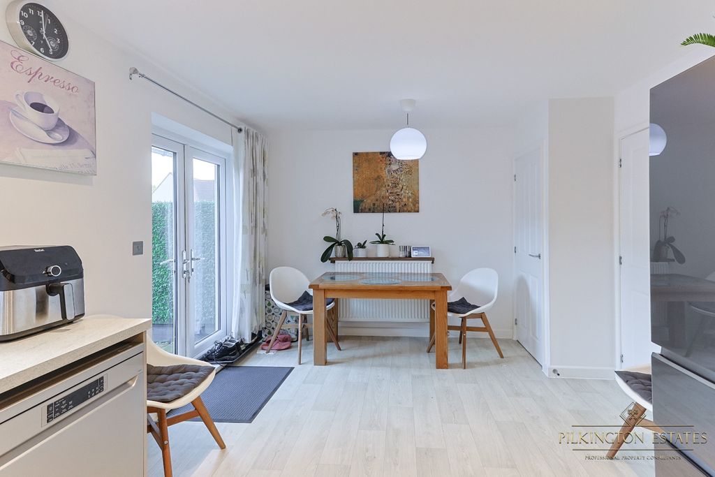 Property photo 3 of 12 4581475