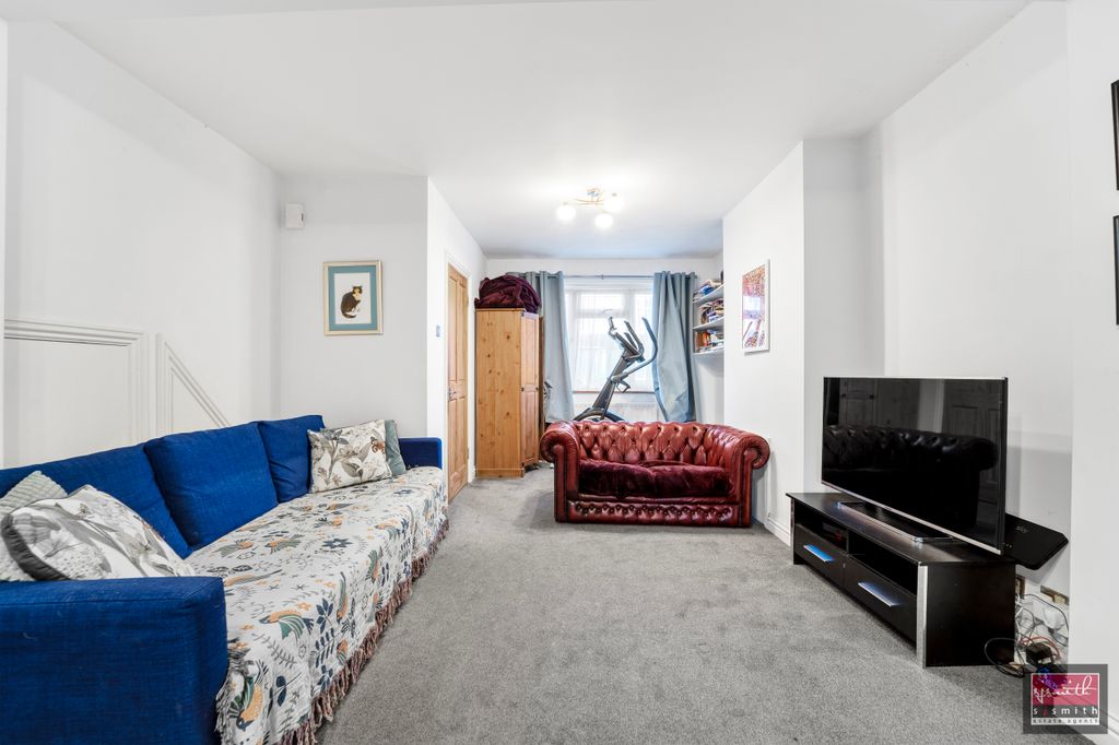 Property photo 3 of 14 Dsc04173