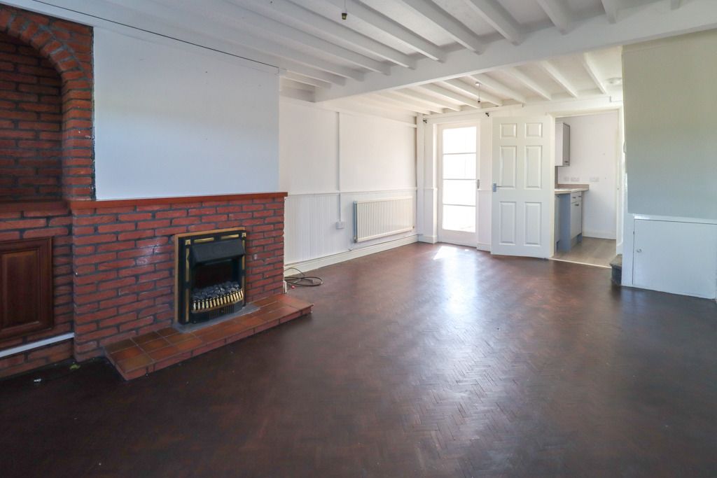 Property photo 2 of 12 4215992