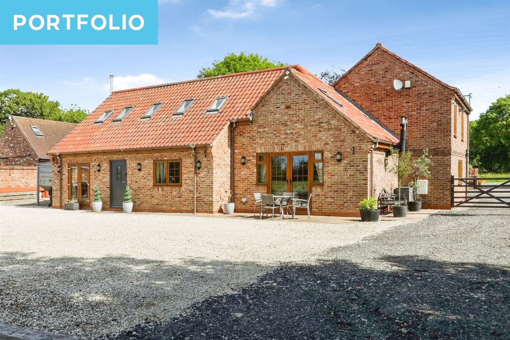 Property photo 1 of 33