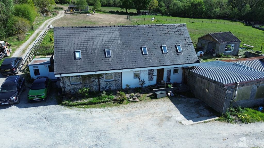 Property photo 2 of 41