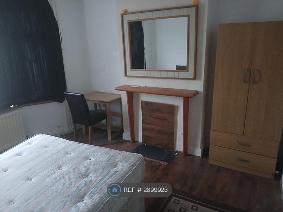 Property photo 2 of 8
