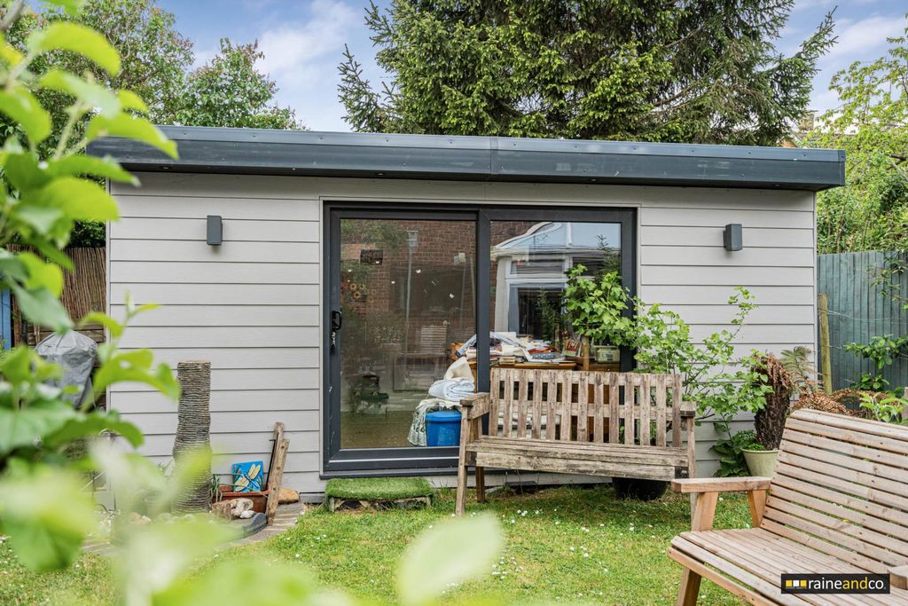 Property photo 1 of 29