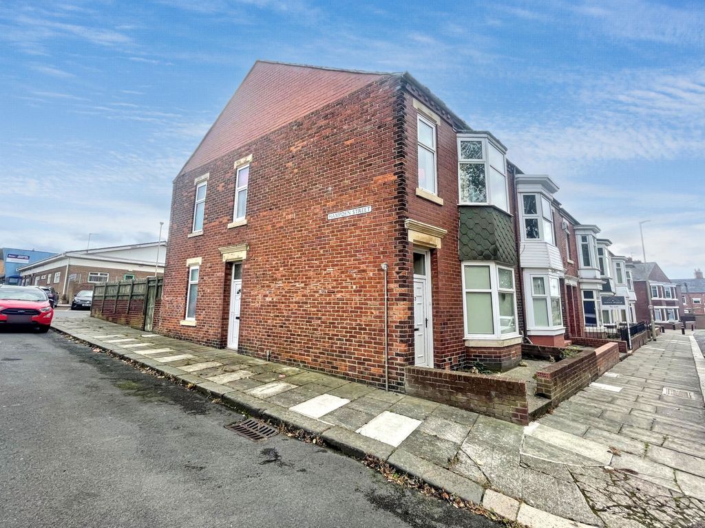 Property photo 1 of 3