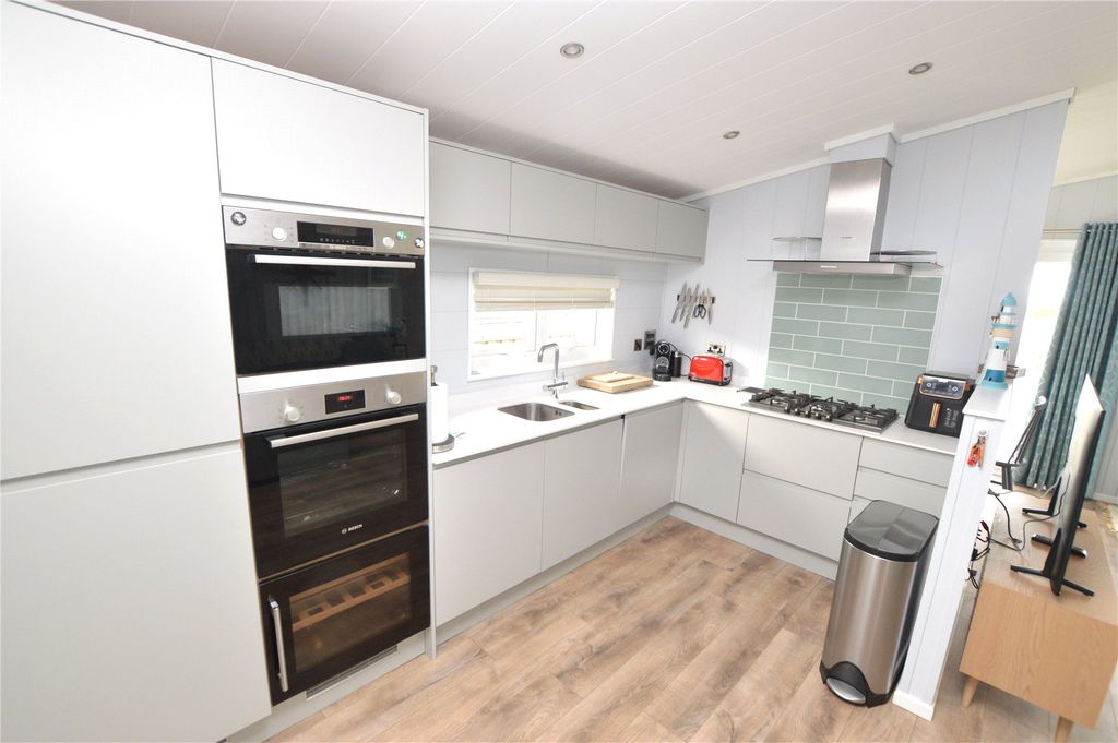 Property photo 3 of 11 Picture No. 10