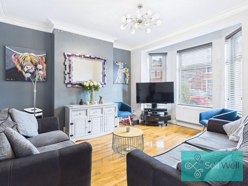 Property photo 2 of 18 Lounge