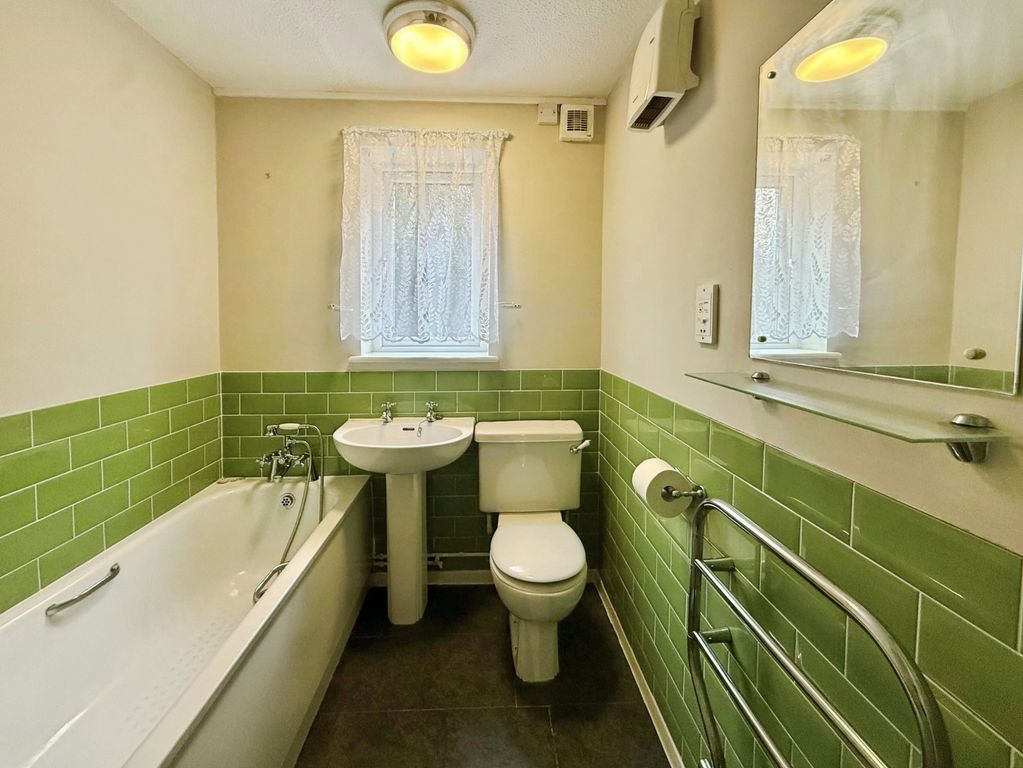 Property photo 3 of 4