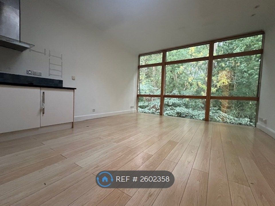 Property photo 1 of 6 Pre-Refurbishment Kitchen / Living