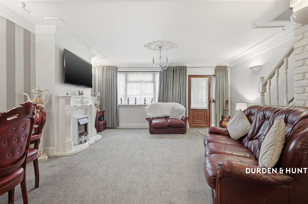 Property photo 3 of 23 Ford Lane