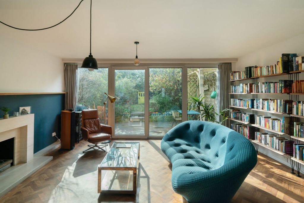 Property photo 3 of 27 203143 - Farquhar-Road-2024-07.Jpg