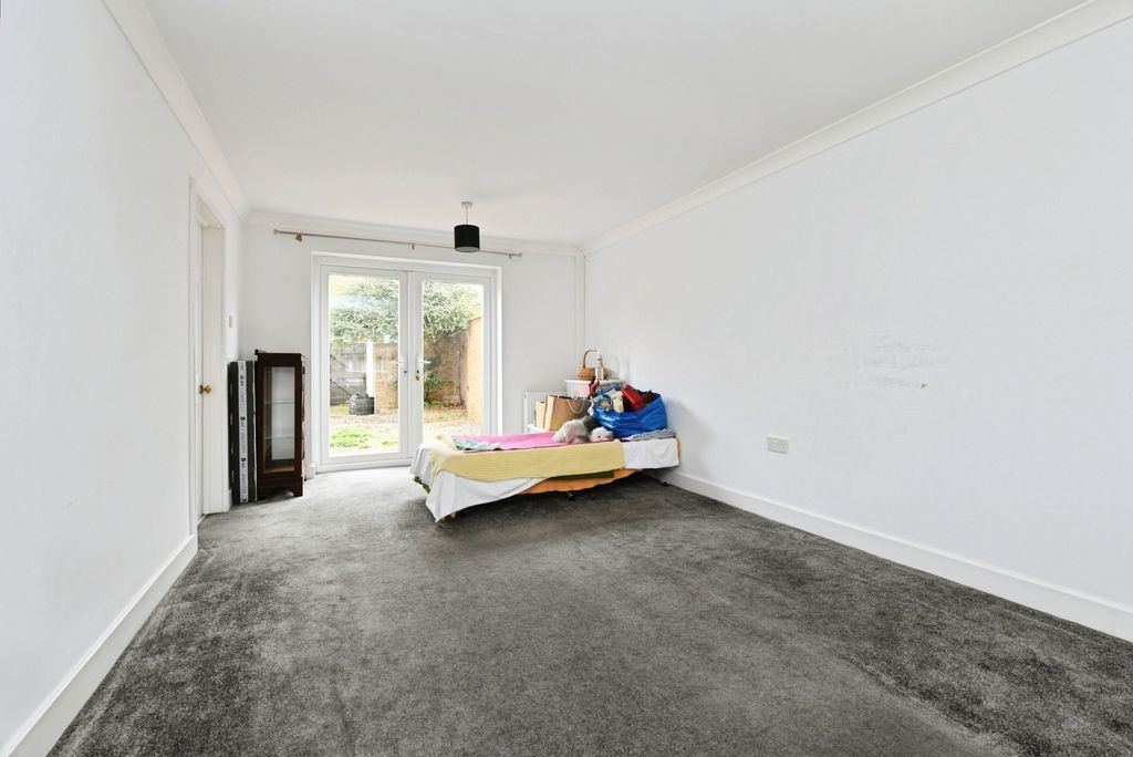 Property photo 2 of 16 Photo