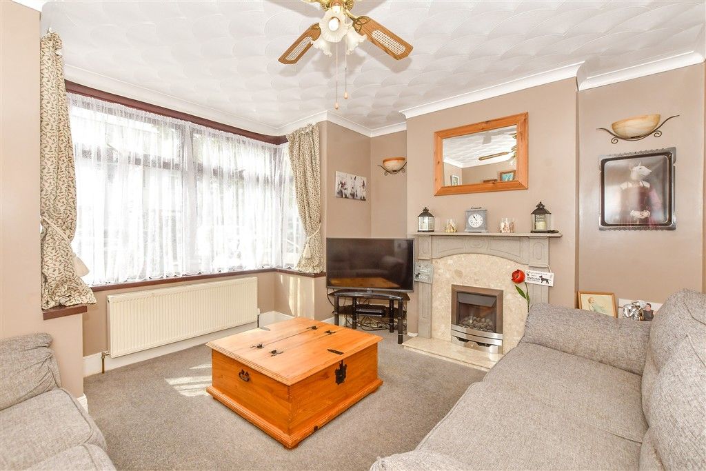 Property photo 2 of 10 Lounge