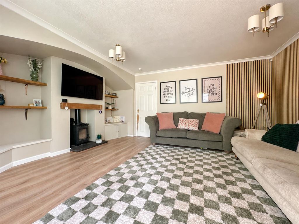 Property photo 2 of 15 33 Cotehill Living Room .Png