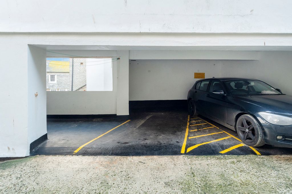 Property photo 2 of 19 Pbox-Img.Jpg