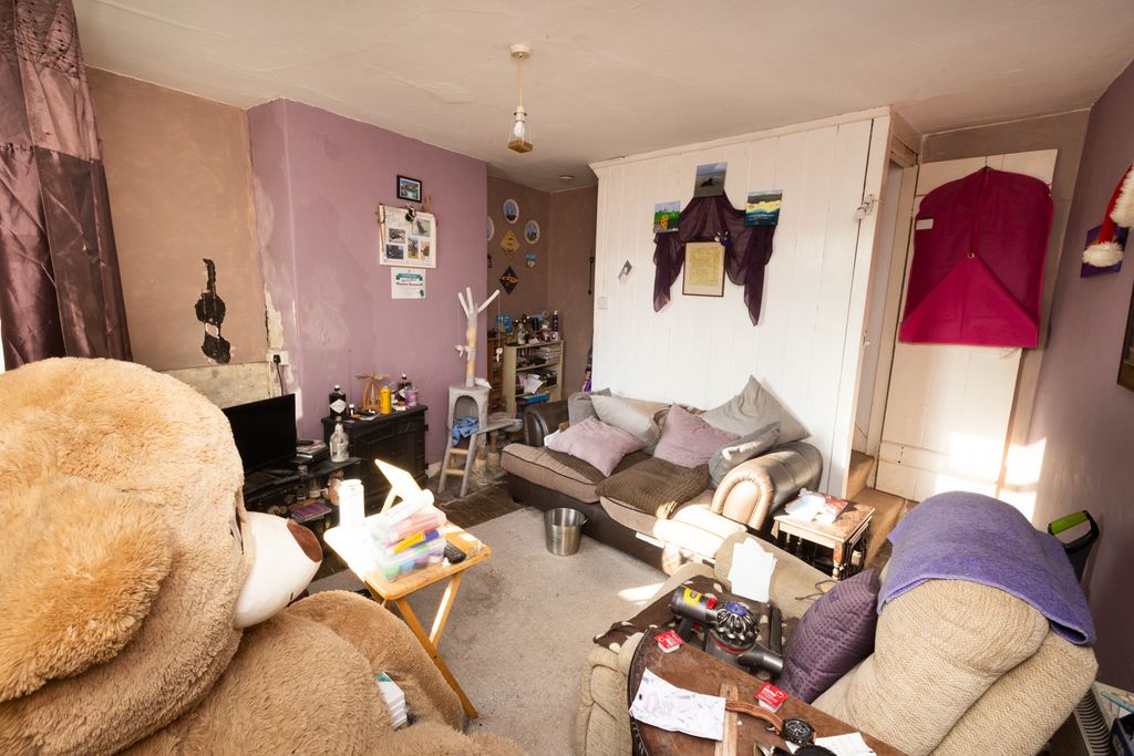 Property photo 3 of 21