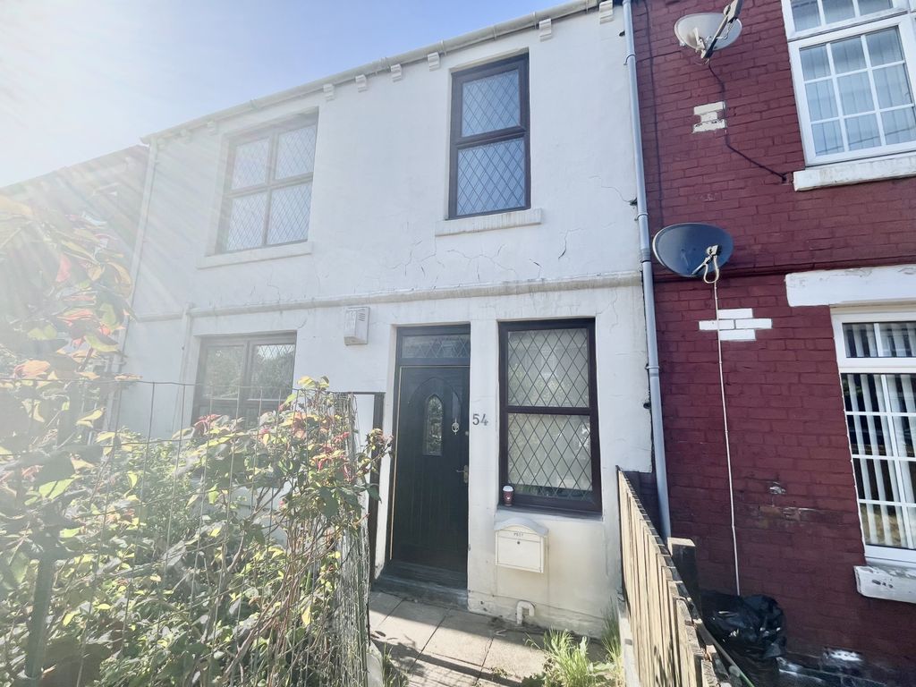 Property photo 1 of 12 4 Bedroom Terraced House, To The Market, Located On Morris Street, Birtley Dh3