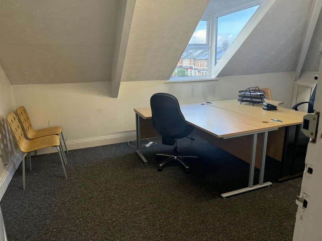 Property photo 2 of 5 8Db8B4d7-7985-489d-9044-c5583F599B26.Jpeg