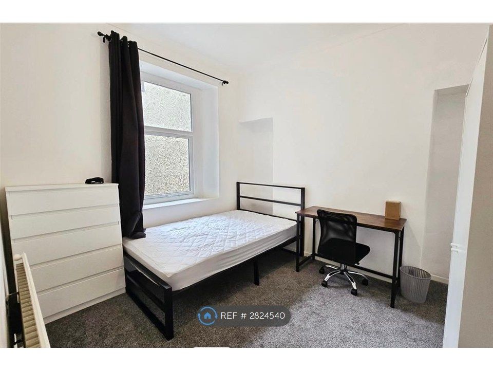 Property photo 3 of 9 Double Room (Downstairs)