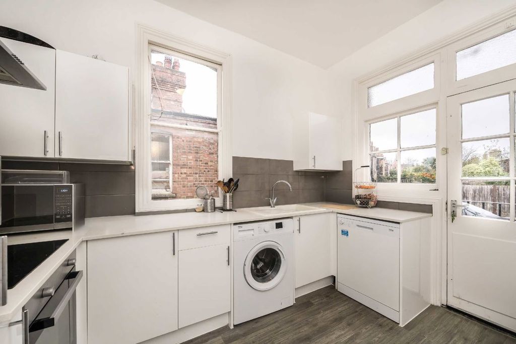 Property photo 2 of 6