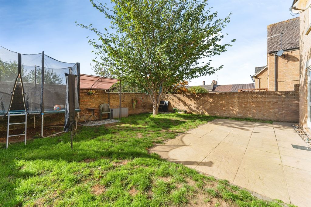 Property photo 3 of 24