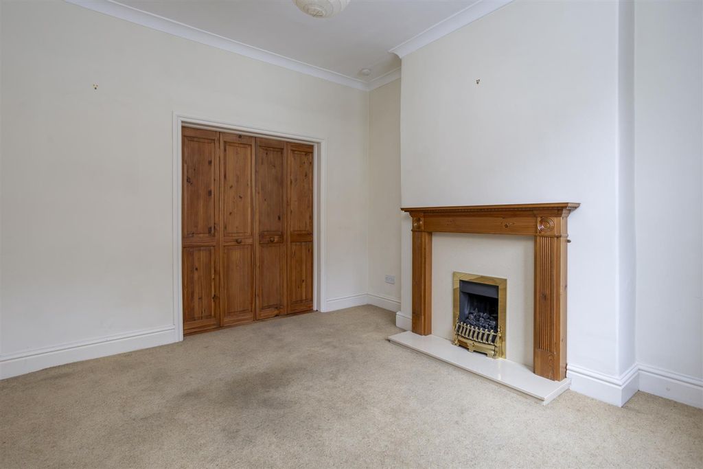 Property photo 2 of 20 12_Smales_Street_15.Jpg