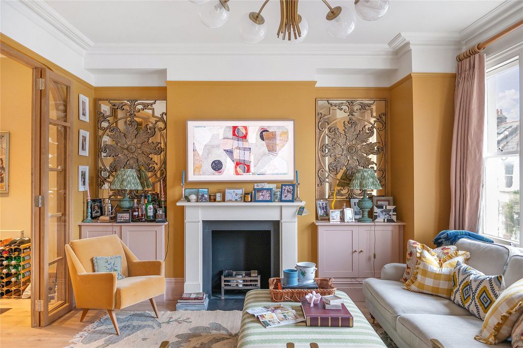 Property photo 2 of 18 Reception