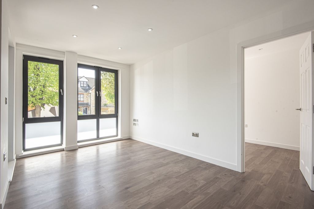 Property photo 3 of 8 602019 (2)