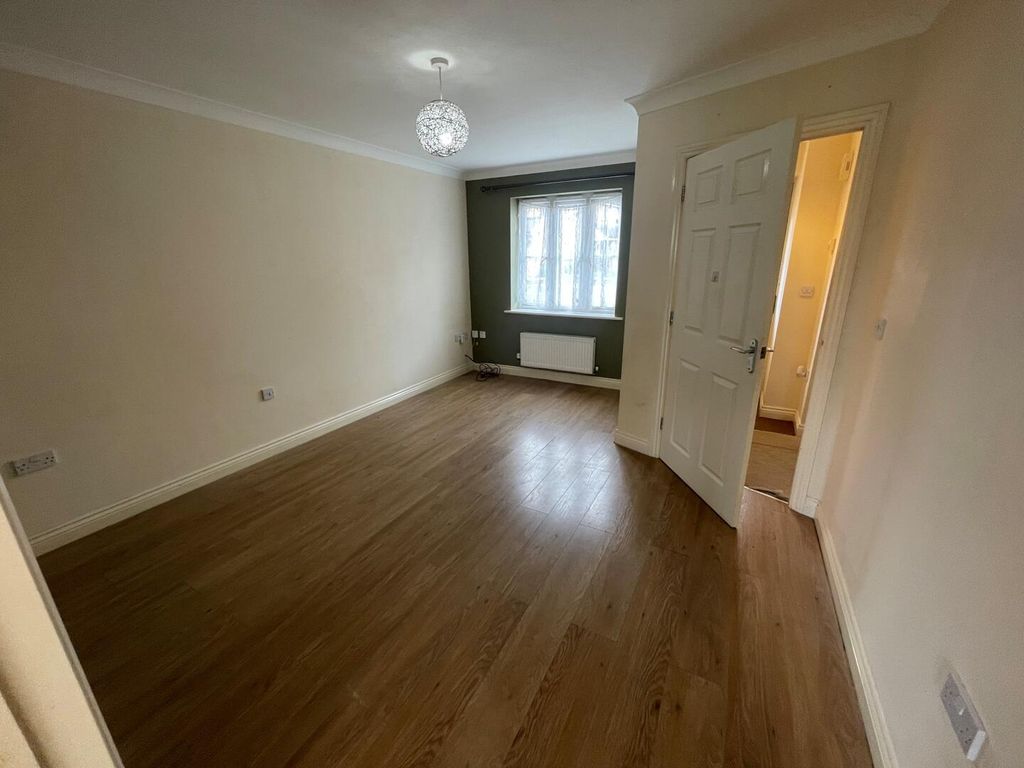 Property photo 2 of 10 Living Room